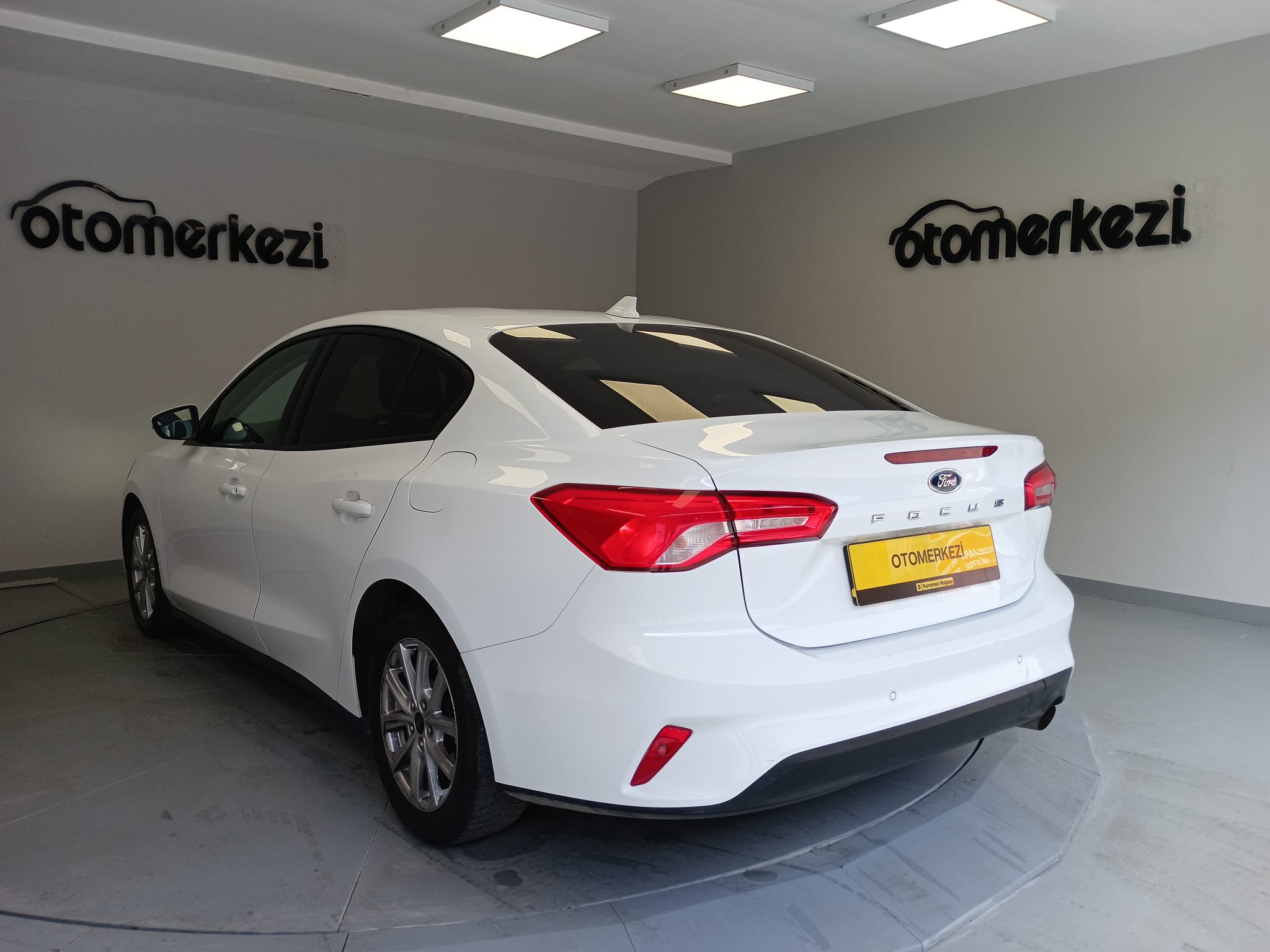 FORD FOCUS 19